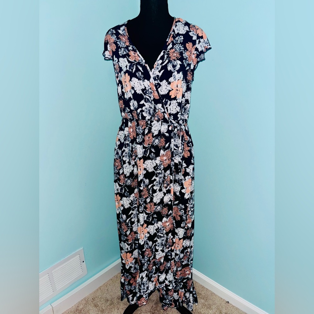 🌺B-O-G Collective Floral Print Wrap-Maxi Dress/Size Large